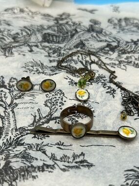 Dainty Yellow Floral Jewelry Set Ring , Necklace , earrings , hair pin